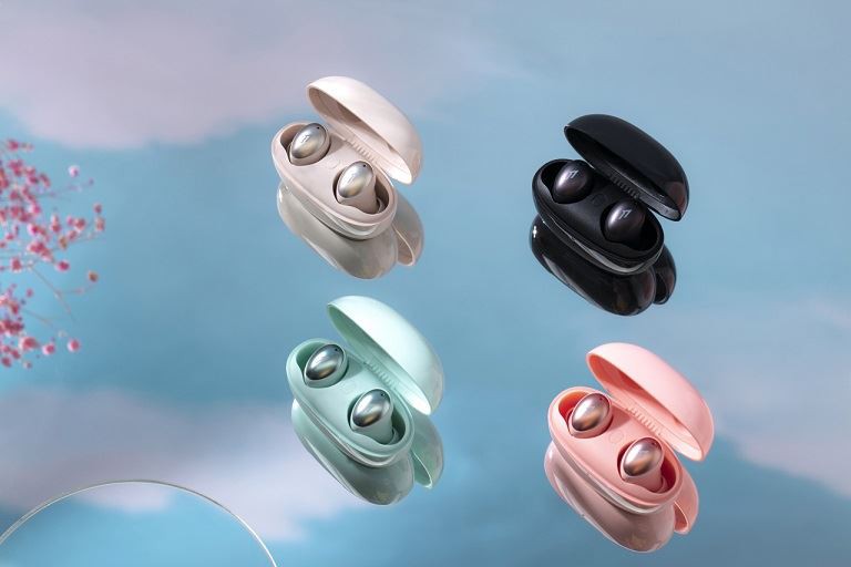 Πώς εφαρμόζεται η ακίδα φόρτισης στα ακουστικά TWS ή στα ακουστικά;