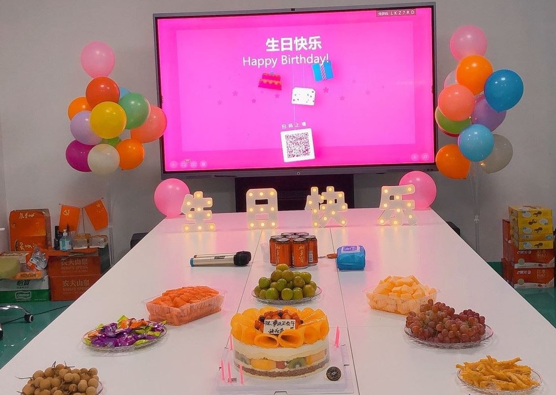 Ανθρωπιστική φροντίδα για να γιορτάσουμε τα γενέθλια των εργαζομένων Pogo Pin